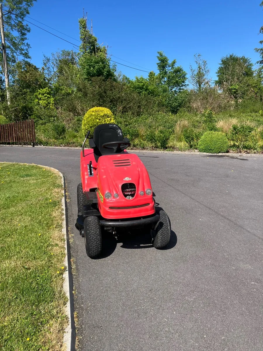 Ride on lawnmower - Image 2
