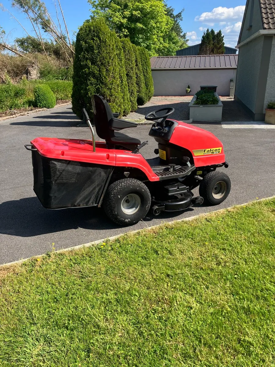Ride on lawnmower - Image 3