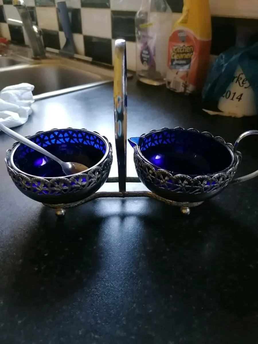Old bowls - Image 2