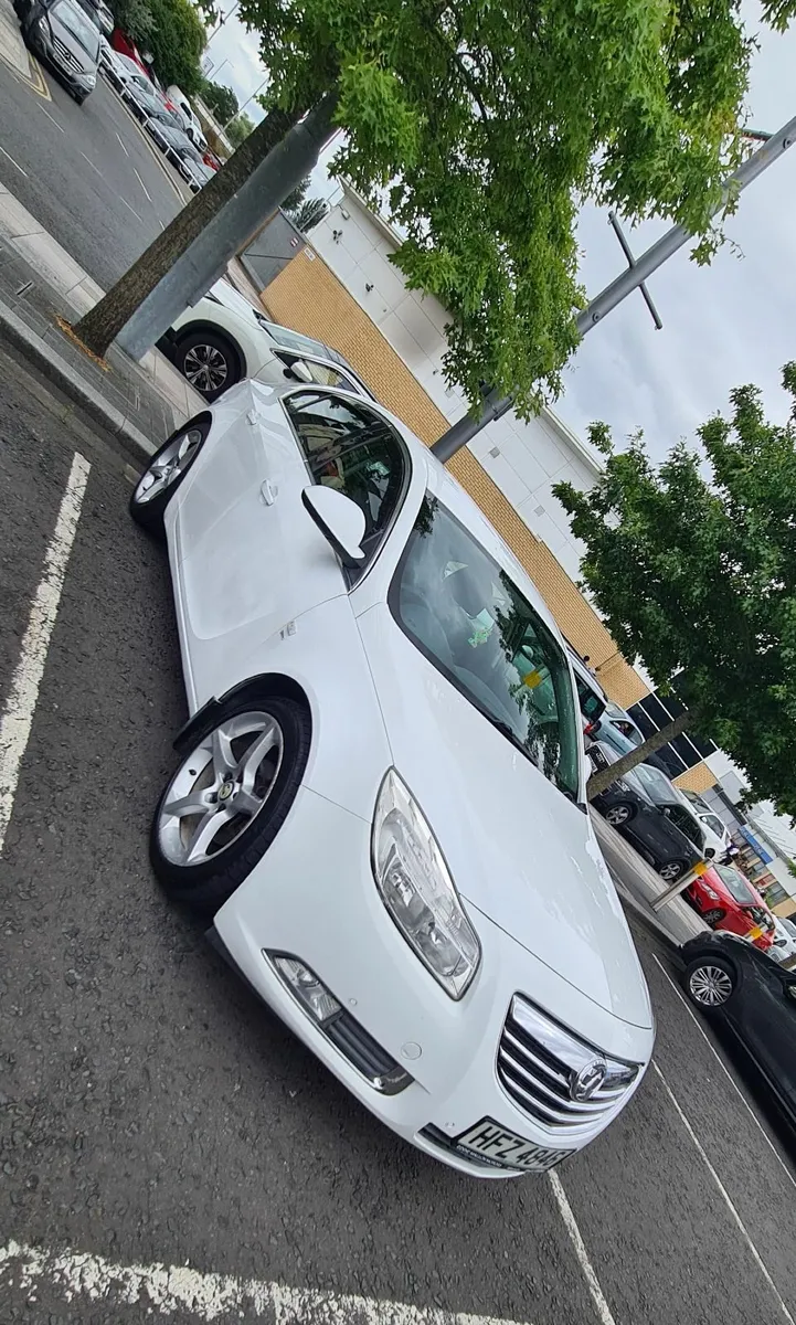 Vauxhall Insignia 2011 - Image 1