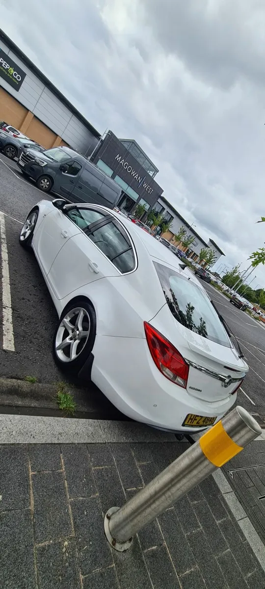 Vauxhall Insignia 2011 - Image 3