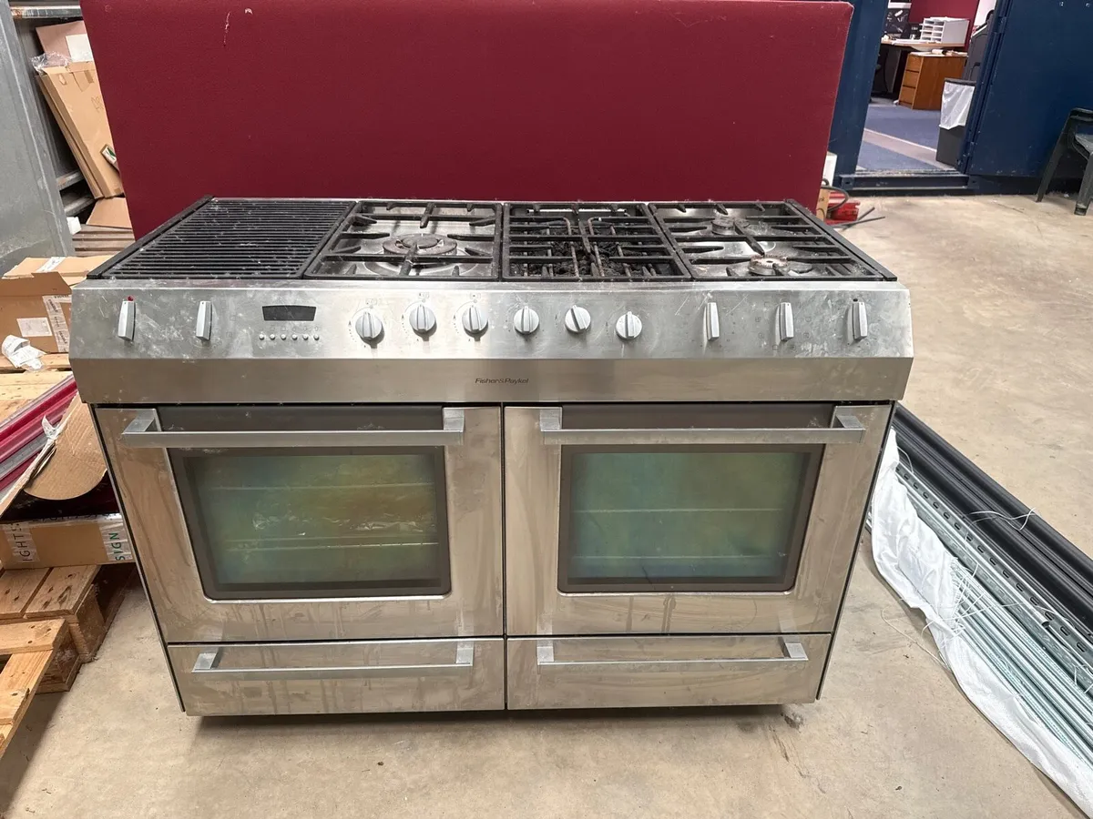 Gas range stove - Image 1