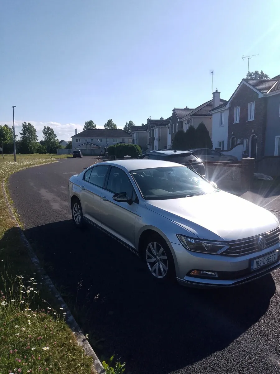 Volkswagen Passat 2018 - Image 2
