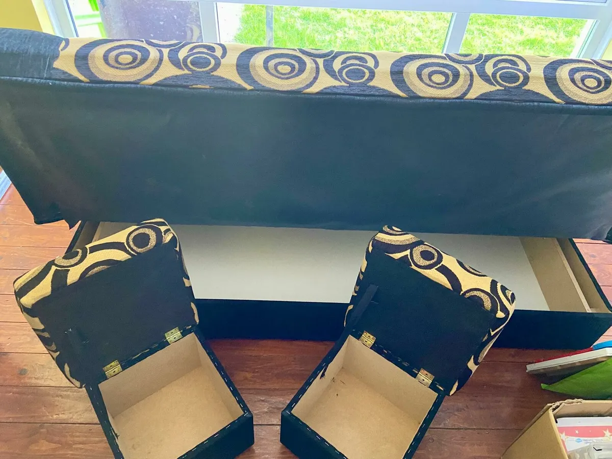 Sofa bed with two pouffes - great condition - Image 3