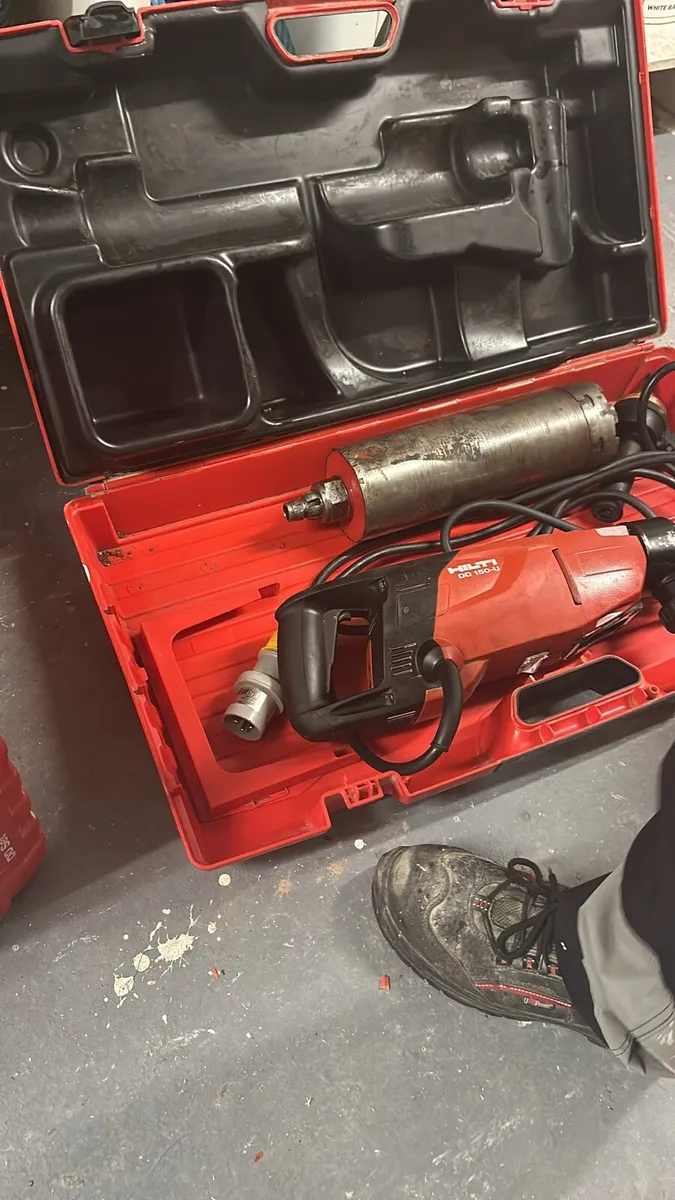 Wall mounted core drill and equipment - Image 4