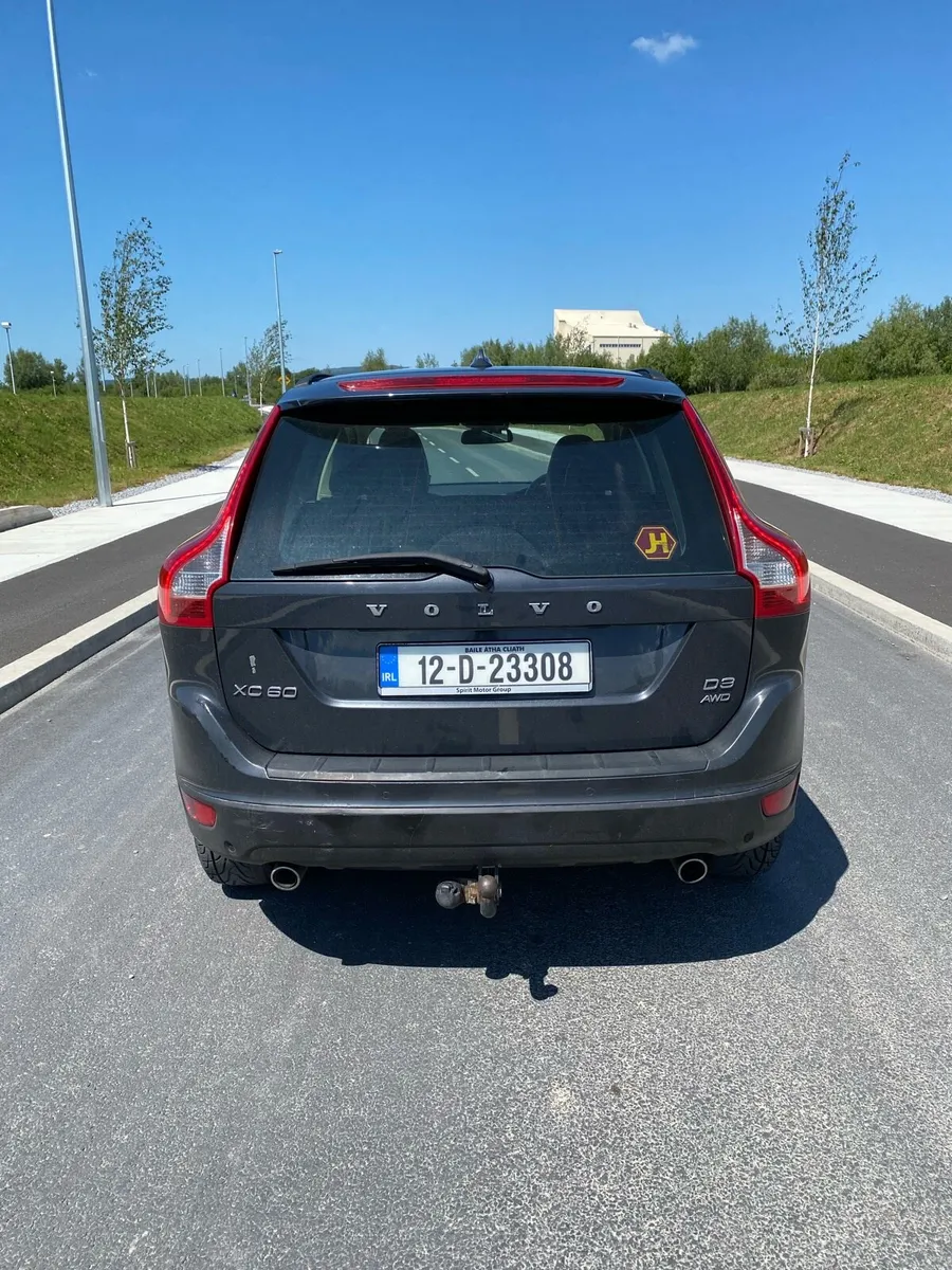 2012 Volvo xc60 - Image 2