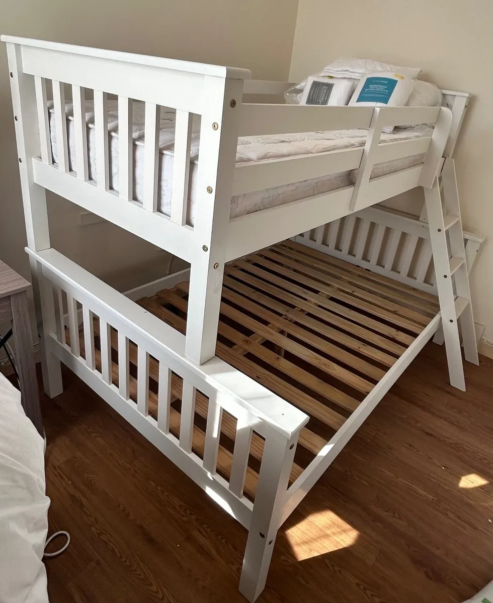 Triple bunk bed - Image 1