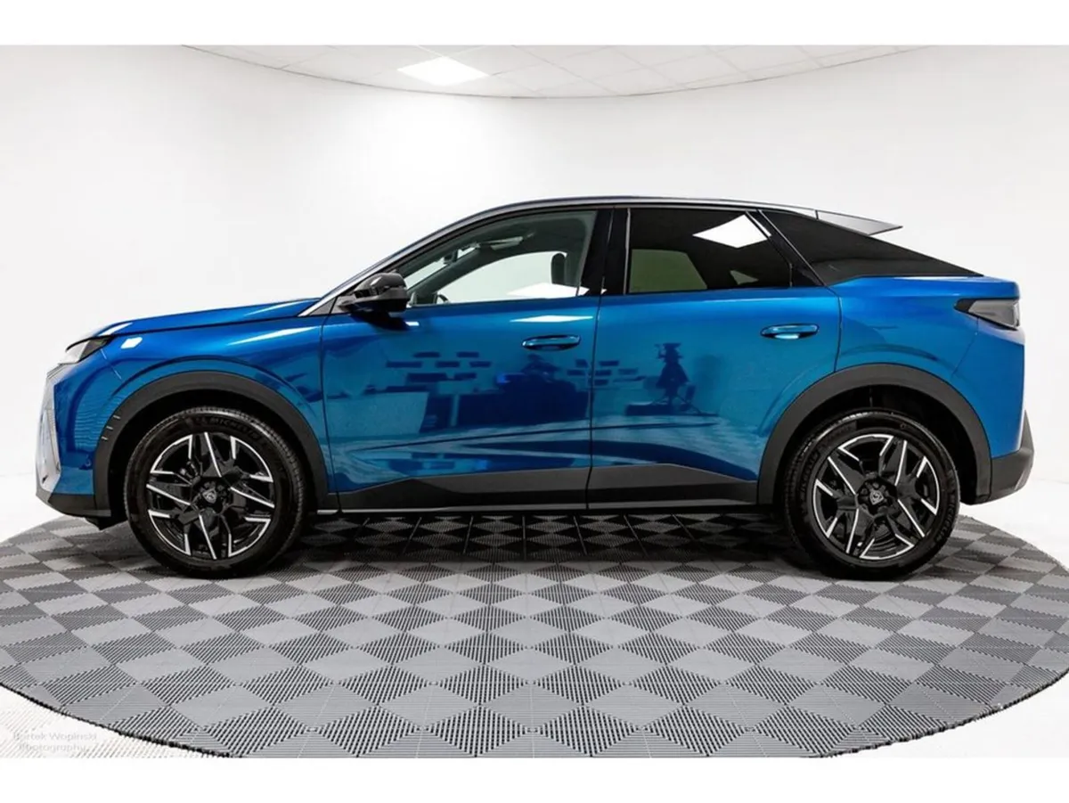 Peugeot 3008 Allure 1.2 Mhev Auto 136HP - Image 4