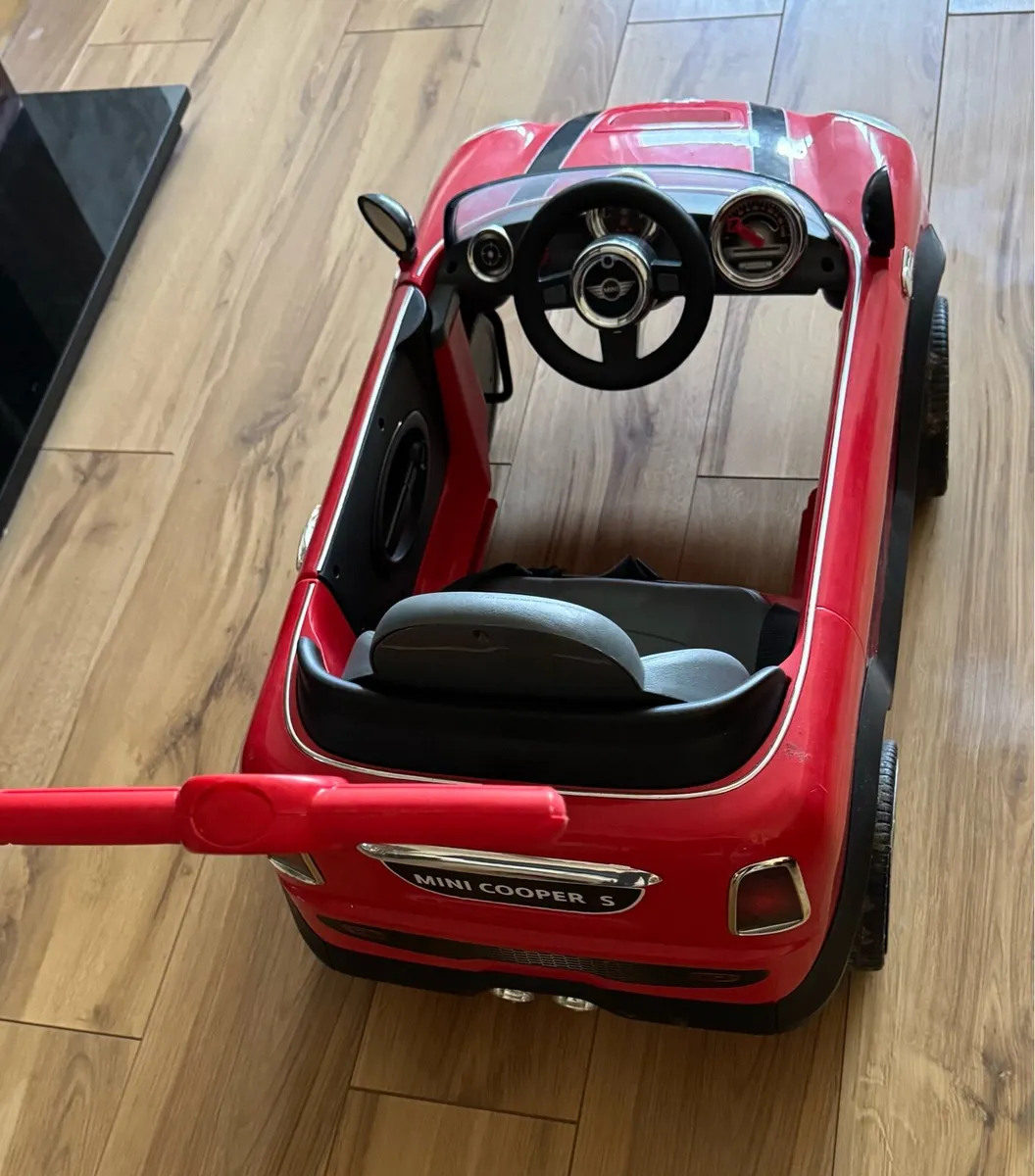 Mini push along ride on car - Image 2