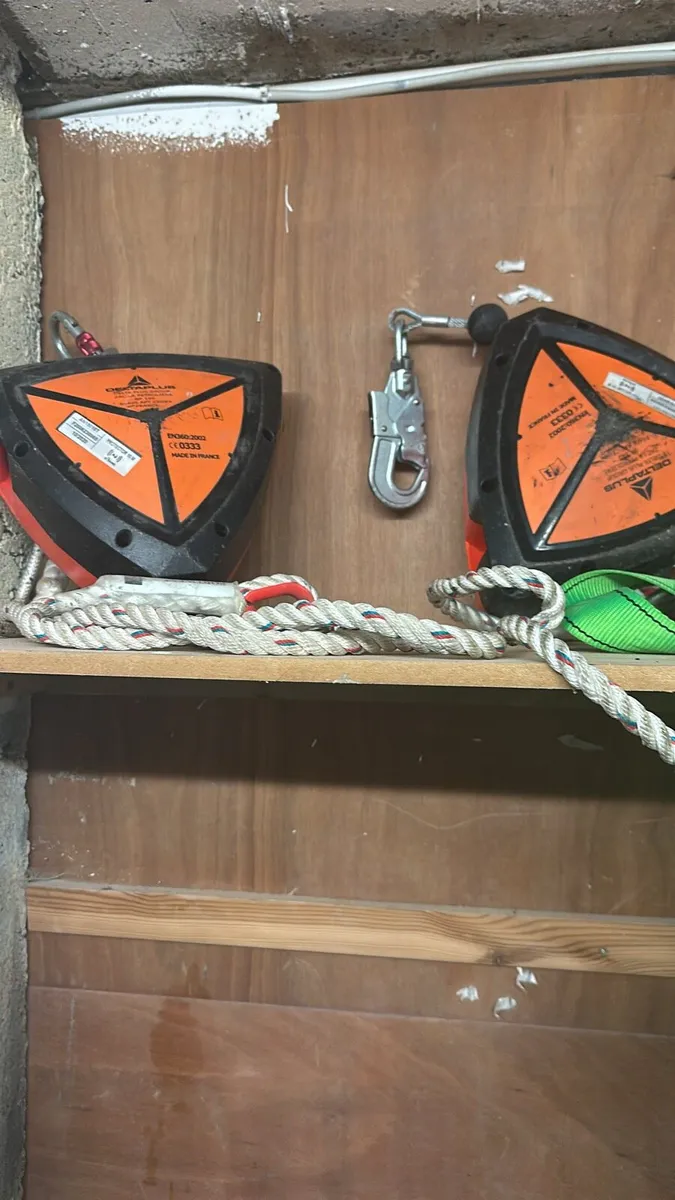 3 lanyards fall and arrest -