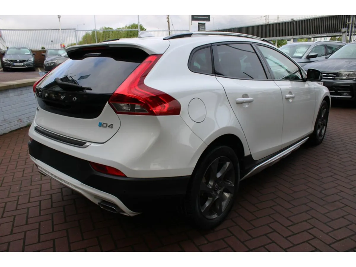 Volvo V40 2.0d4 SE Cross Country 5DR Hatchback Au - Image 4