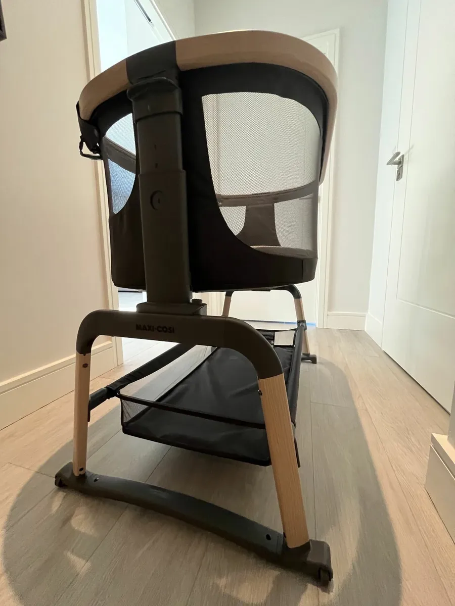 Maxi-Cosi Iora Air Cot – Like New - Image 3