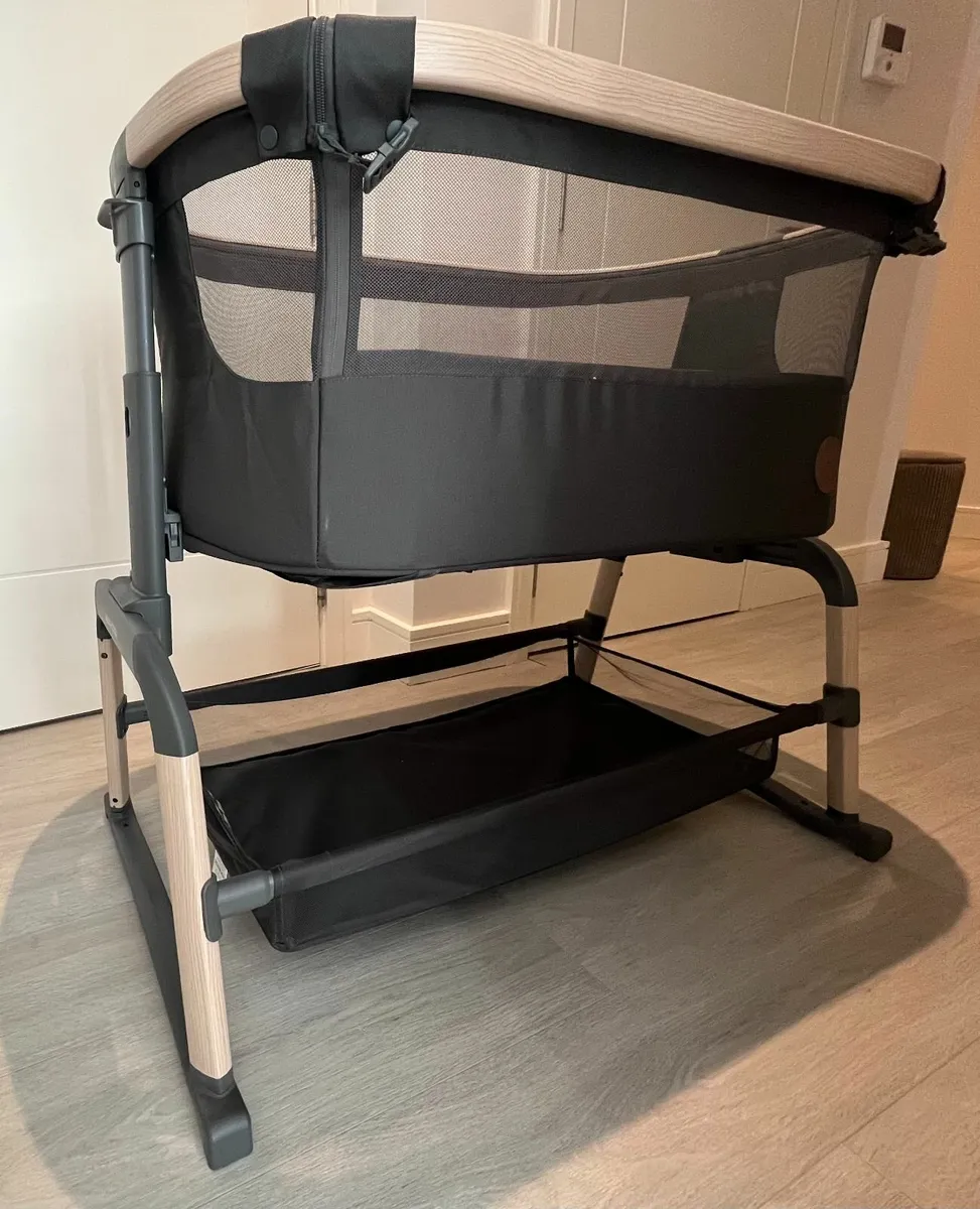 Maxi-Cosi Iora Air Cot – Like New - Image 1