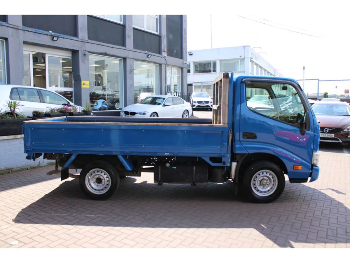 Toyota Dyna 2 0d4d 3 Seater Single Wheel Pick UP - Image 2