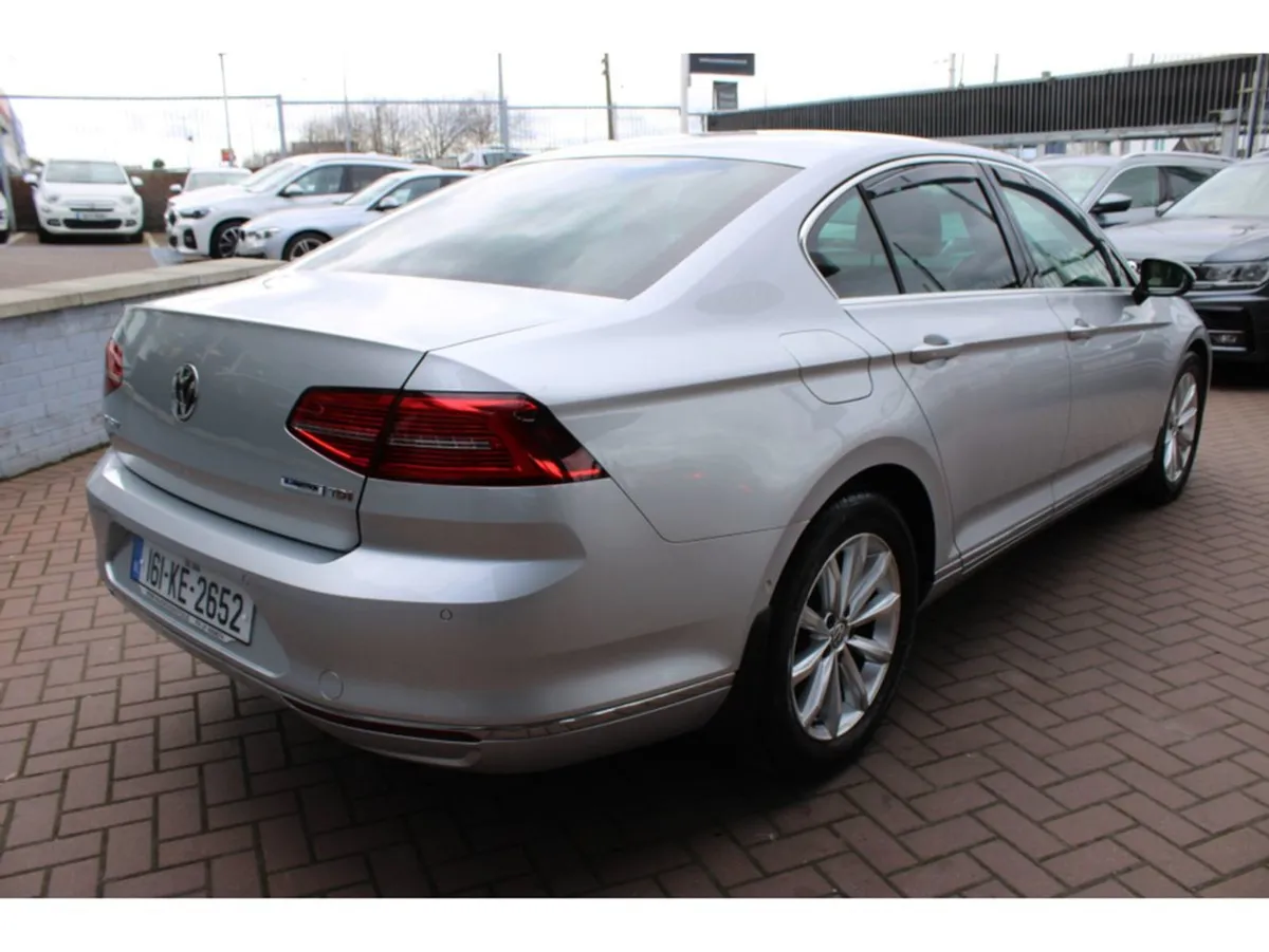 Volkswagen Passat 1.6 TDI Highline 120BHP 4DR Sal - Image 4