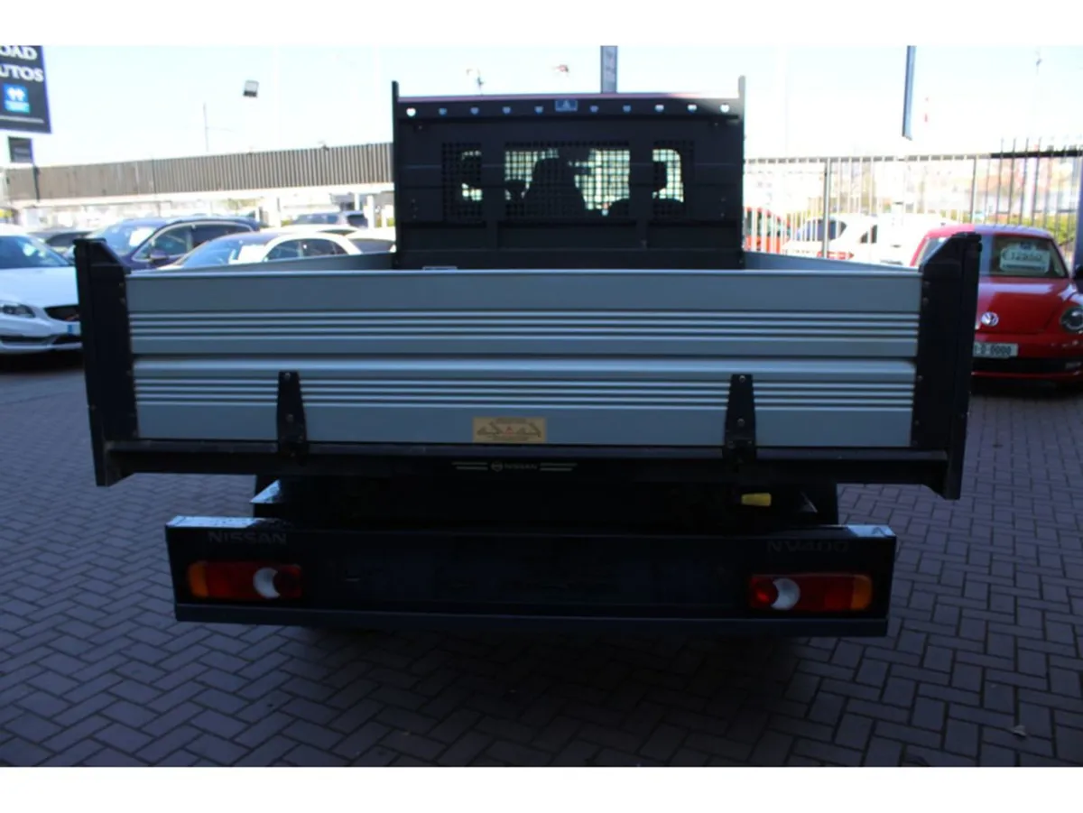 Nissan NV400 2.3dci Tekna Dropside Tipper 3 Seate - Image 4