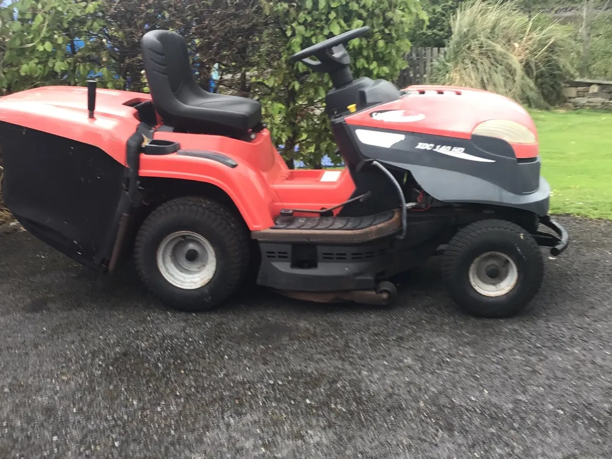 Castlegarden hydro 13/5 HP ride on lawnmower - Image 2