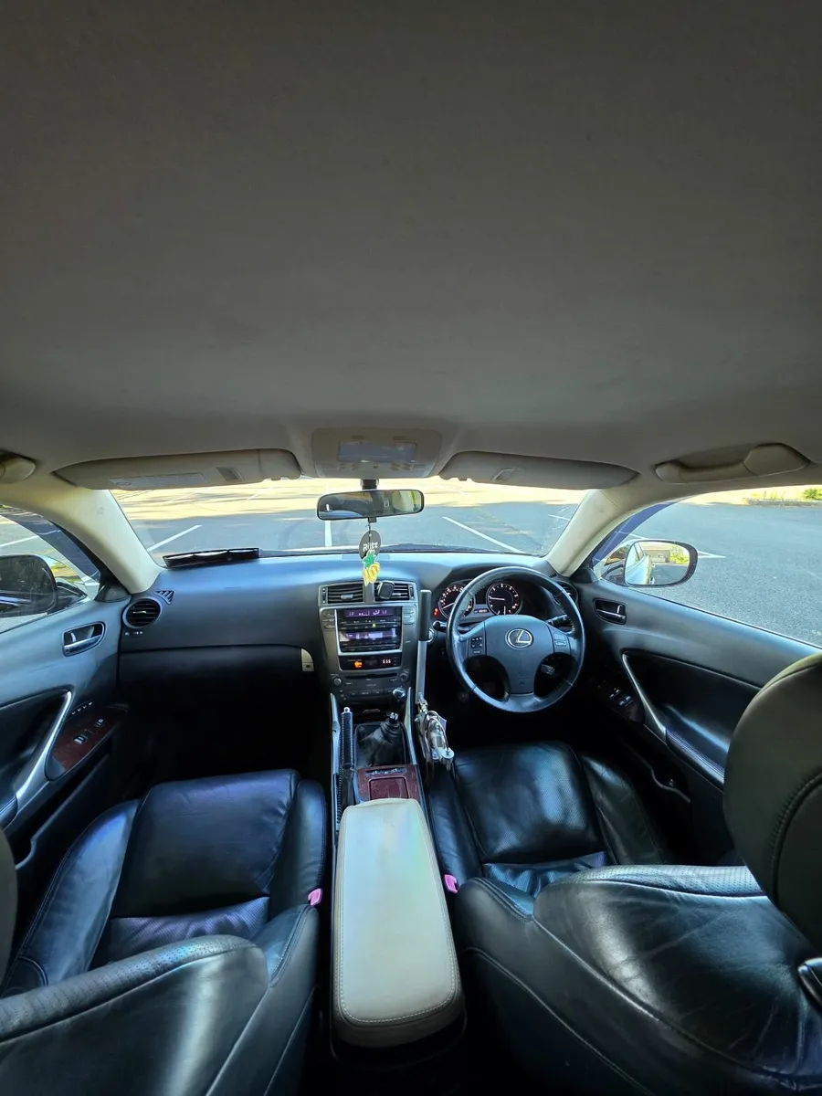 Lexus IS 2008 - Image 2