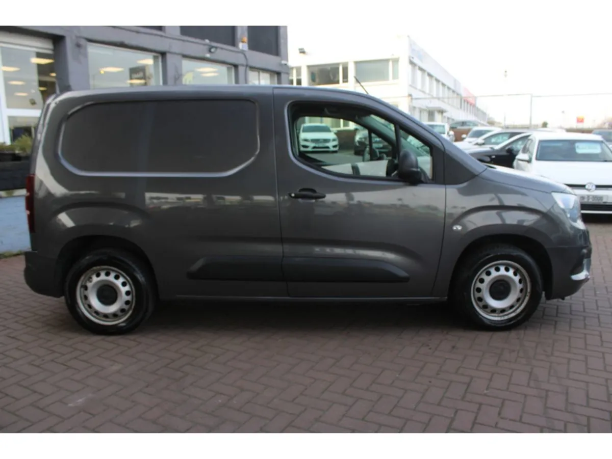 Opel Combo Cargo Sportive 1.5 130PS 5DR - Image 3