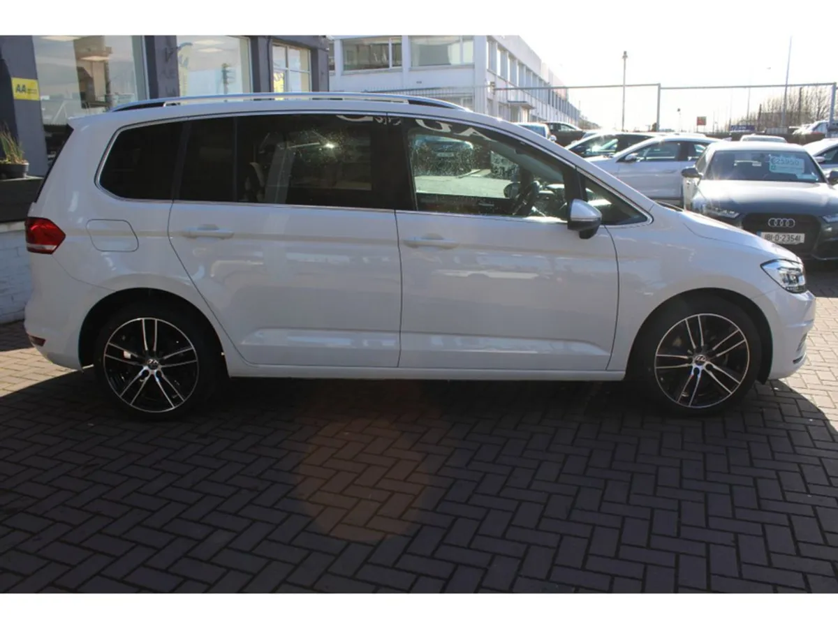 Volkswagen Touran 2.0 TDI Comforline 7 Seater Auto - Image 3