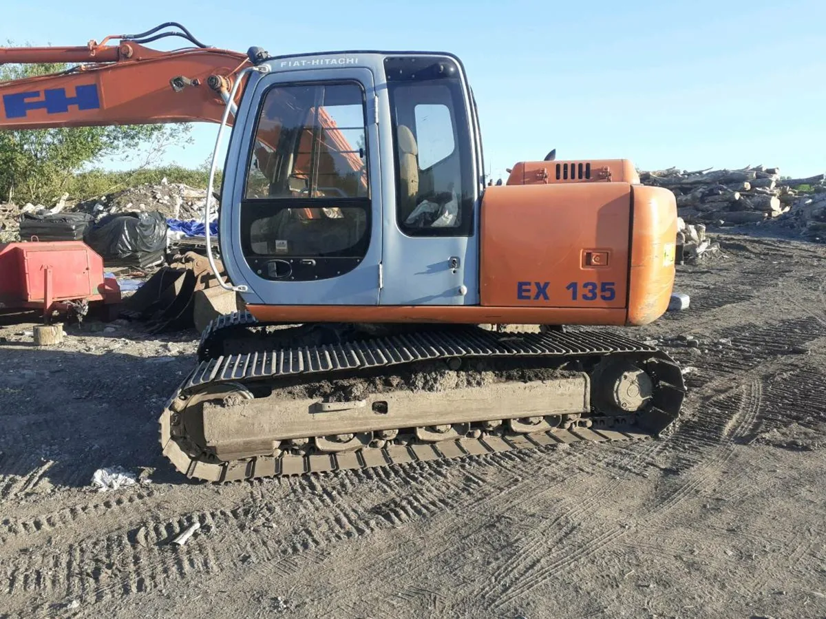Hitachi digger 135 plant machinery - Image 2