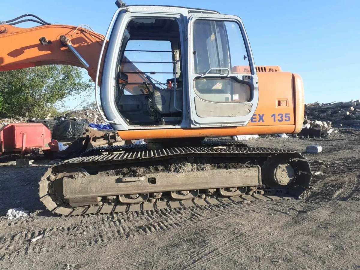 Hitachi digger 135 plant machinery - Image 3