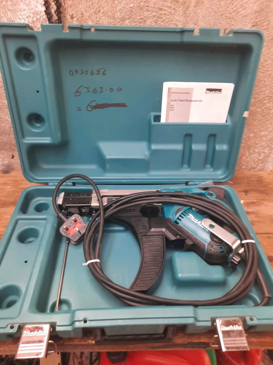 Makita dry wall screw gun 240volt
