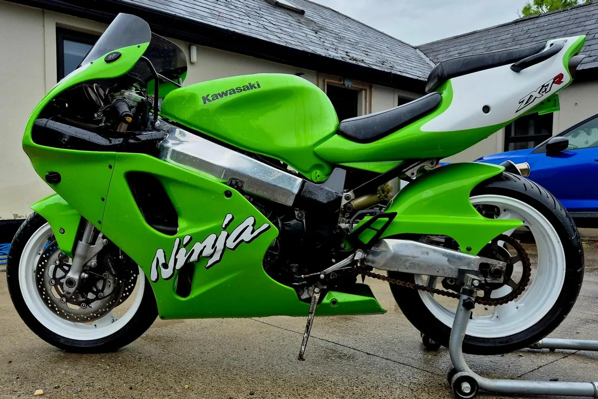 Kawasaki zx7r - Image 1