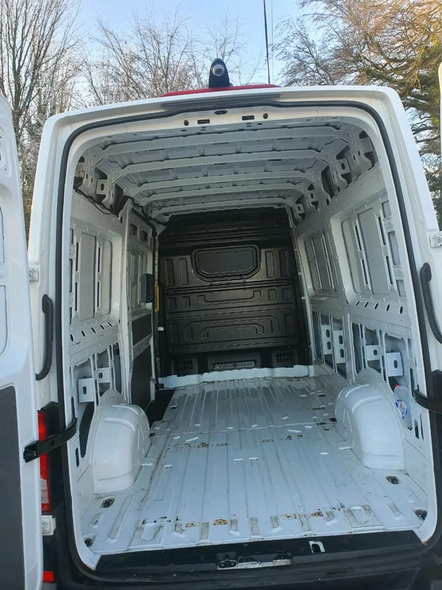 VW Crafter 2018 High Roof - Image 4