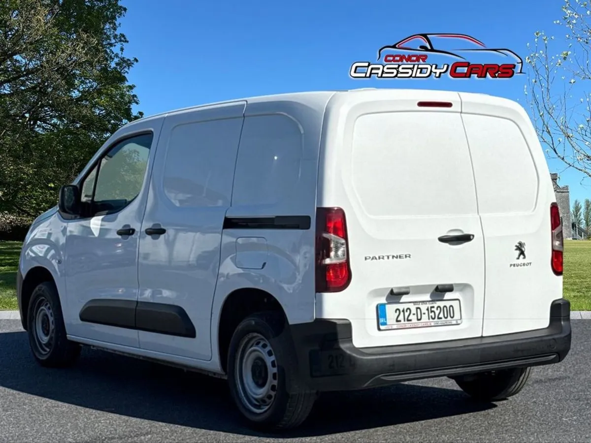 Peugeot Partner 1.5 Blue HDI  3 Seater VAT Invoic - Image 3