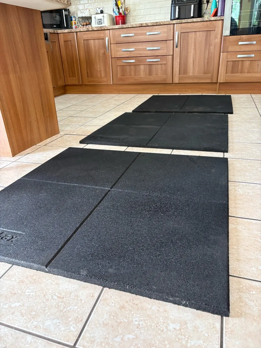 BODYMAX COMMERCIAL GYM MATS 20MM (1M X 1M) - Image 4