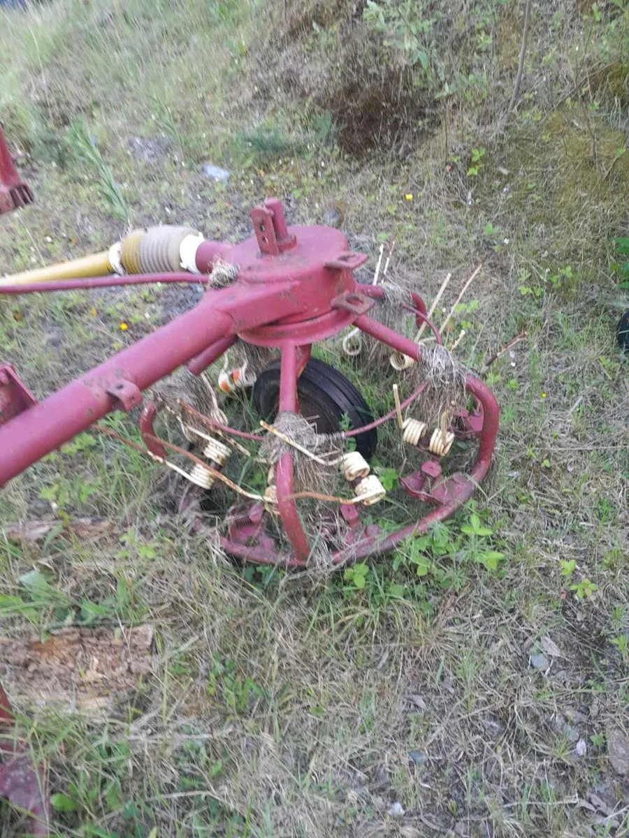 Hay kicker - Image 1