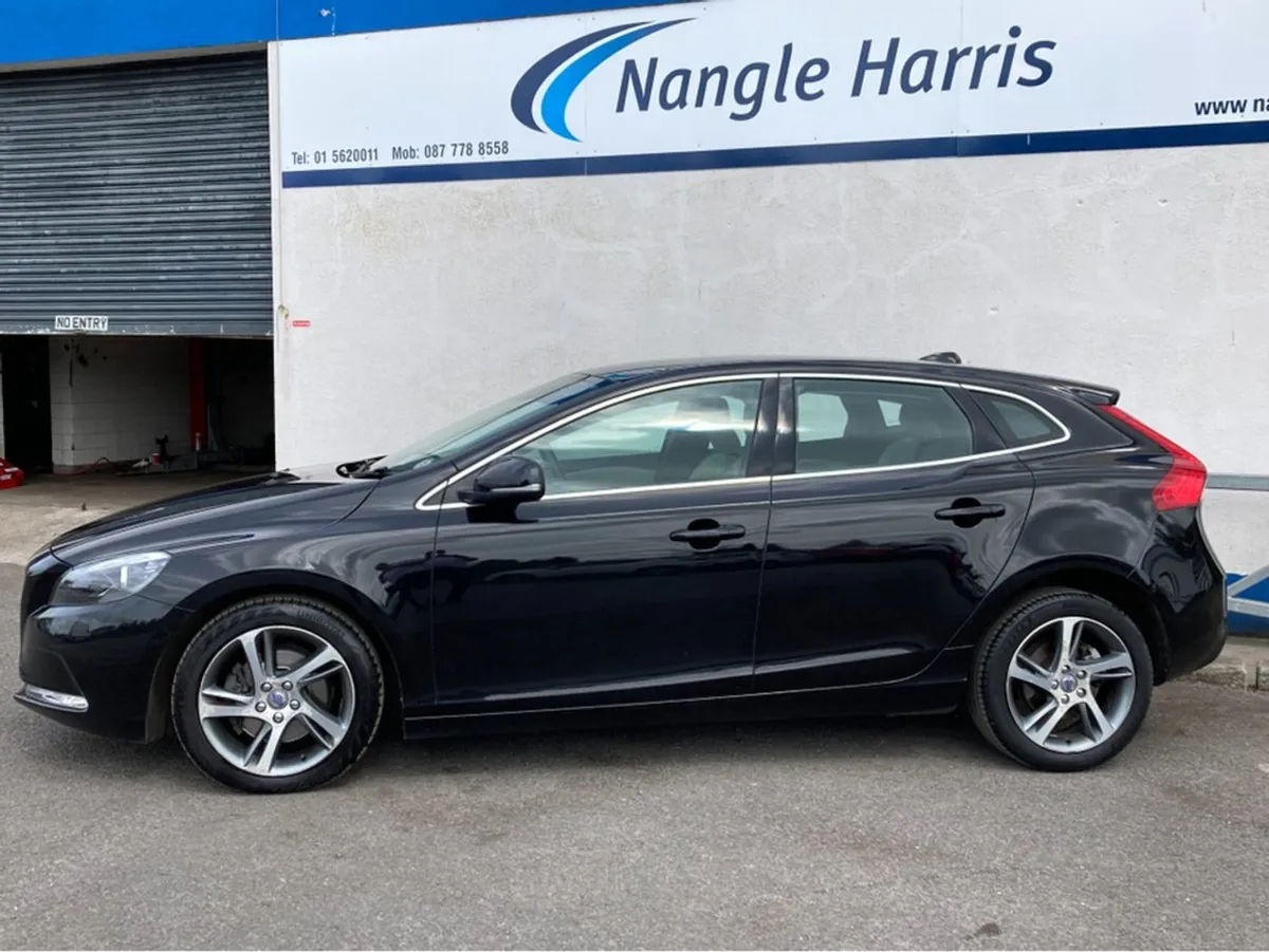 Volvo V40 Full Leather. Finance Available. Trade - Image 2