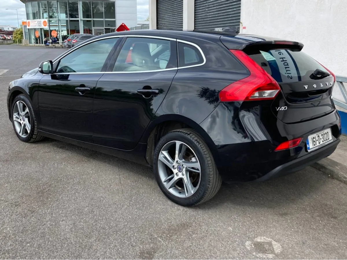 Volvo V40 Full Leather. Finance Available. Trade - Image 3