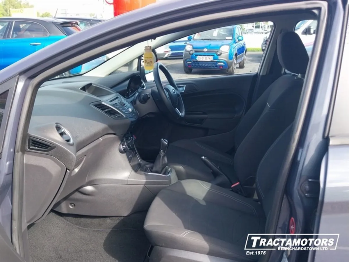 Ford Fiesta Zetec 1.0 65ps M5 4DR MCA - Image 4