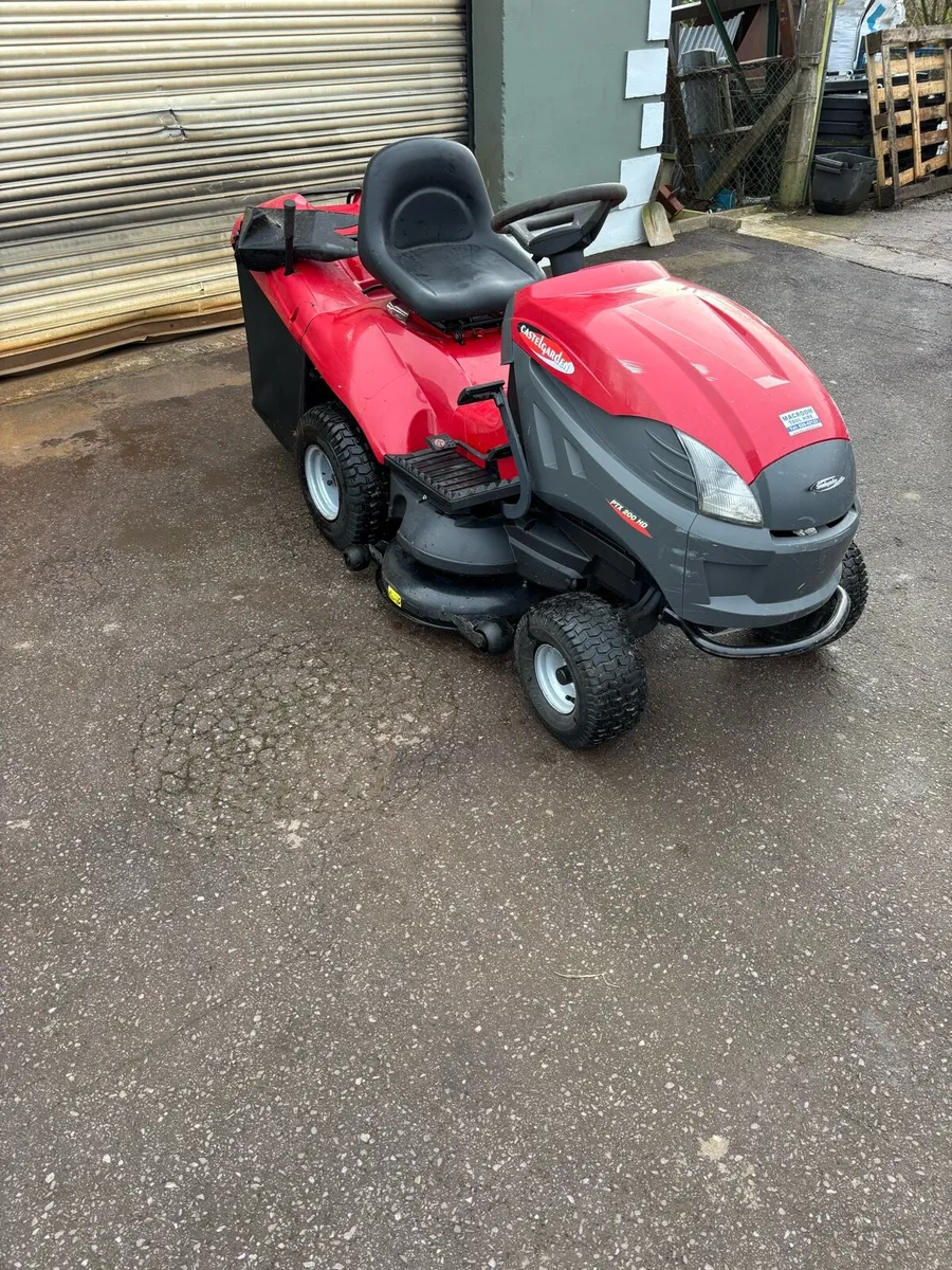 Lawn mower - Image 1