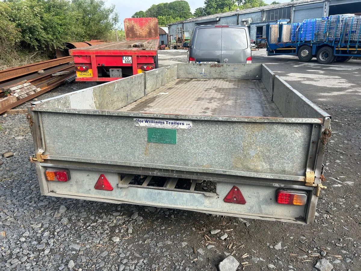 Trailer - Image 1
