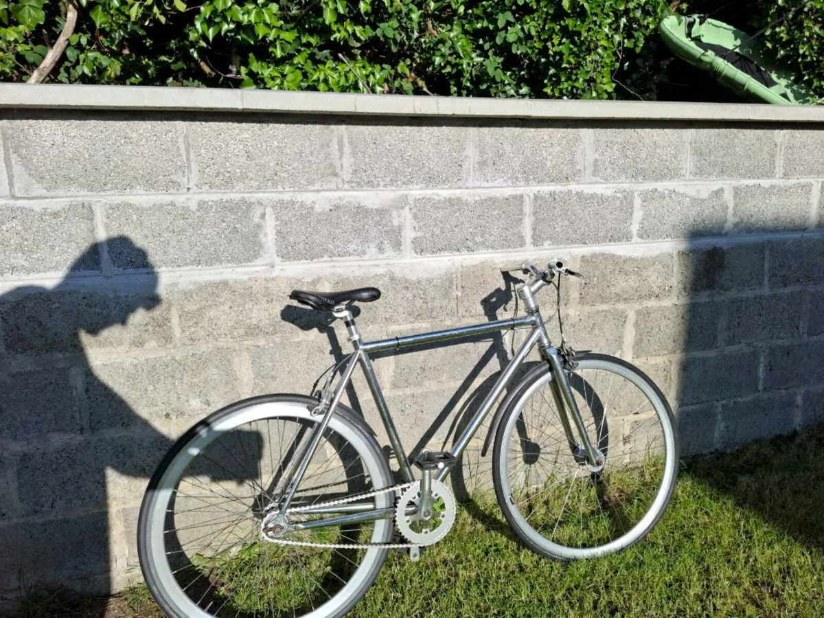 Rare funked up race bike - Image 1