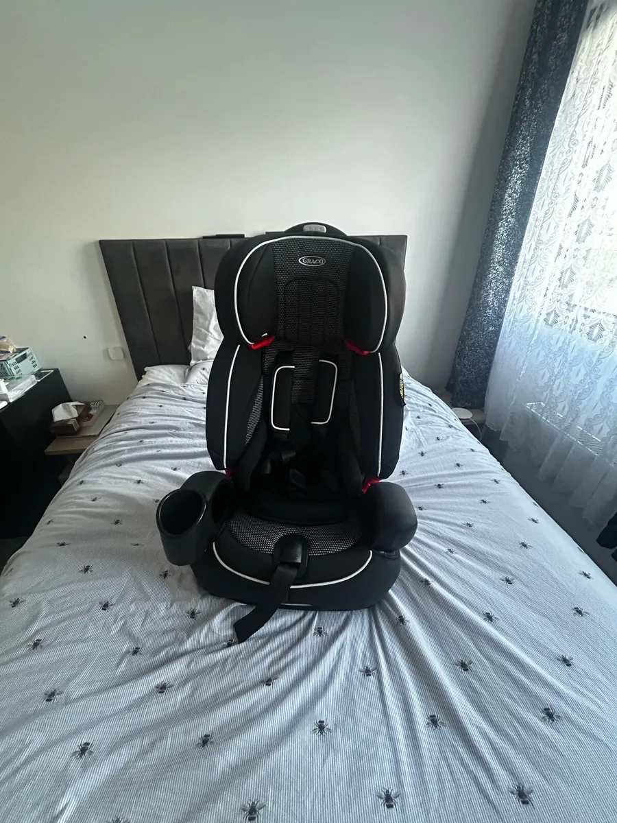Car Seat - Image 1