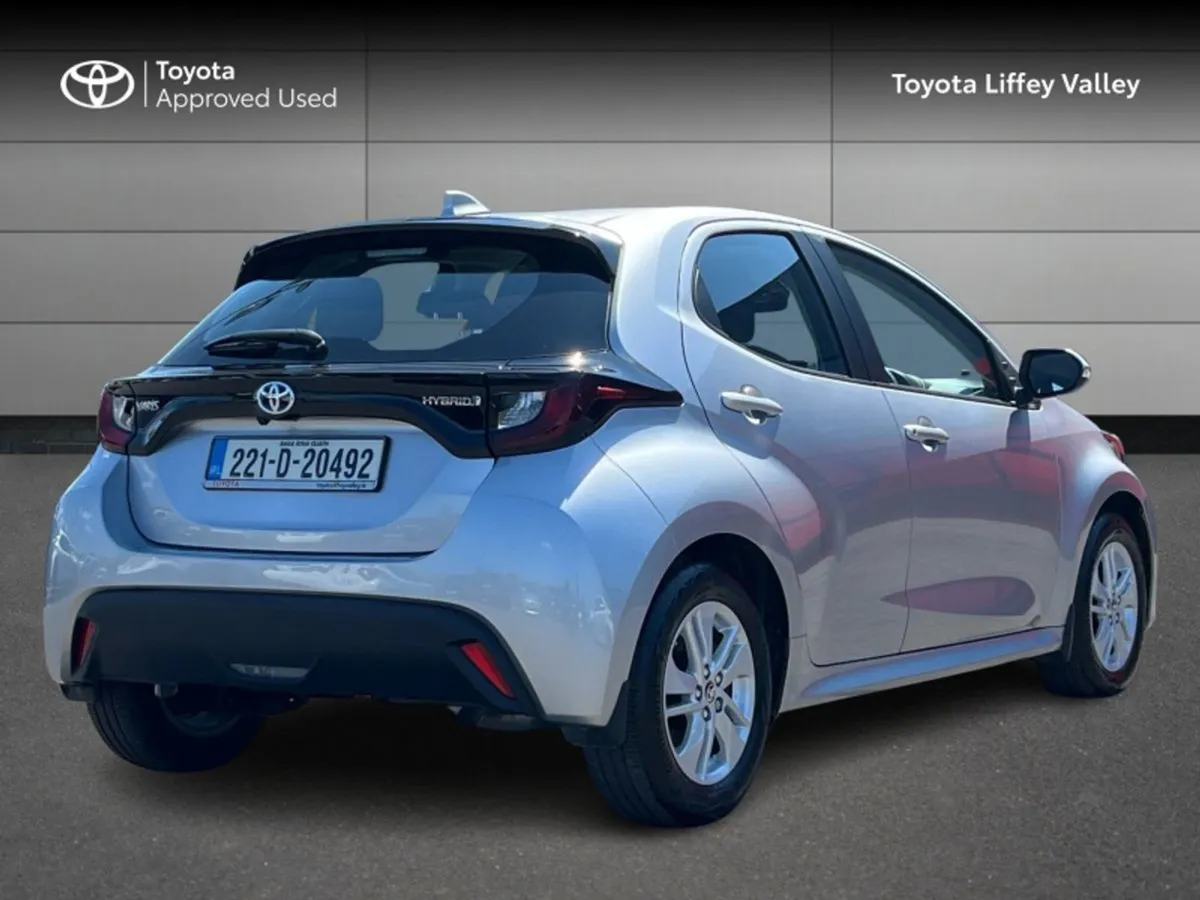 Toyota Yaris Hybrid Luna 4DR Auto - Image 2
