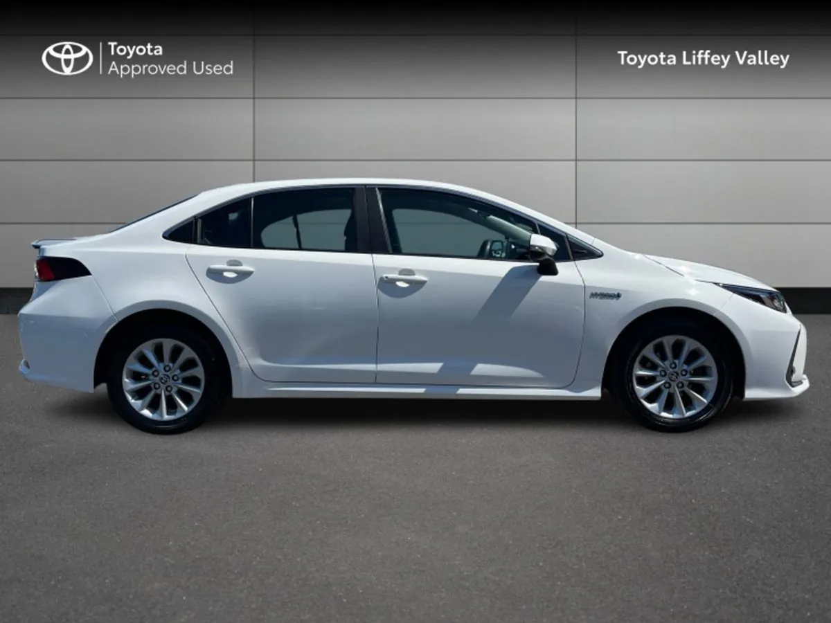 Toyota Corolla Corolla HYB Luna Saloon - Image 3