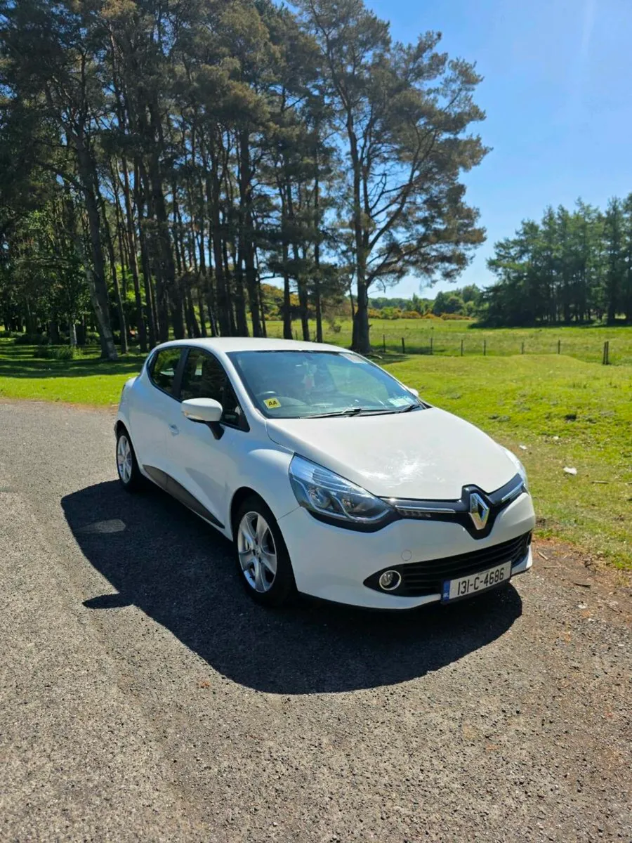 Renault Clio IV Dynamique 1.1L - Image 1