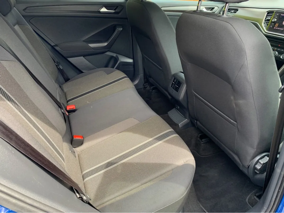 Volkswagen T-Roc Design 1.0 TSI Manual 6speed FWD - Image 2