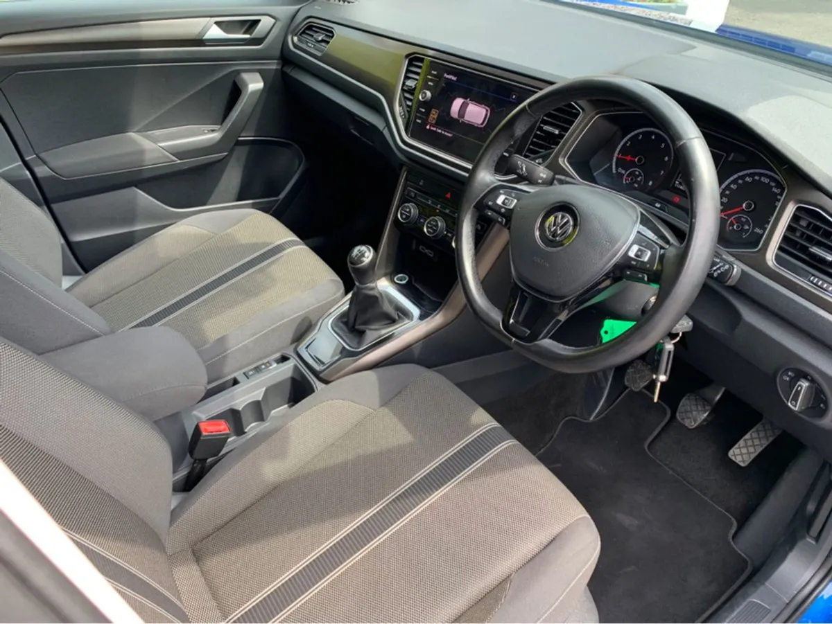 Volkswagen T-Roc Design 1.0 TSI Manual 6speed FWD - Image 3