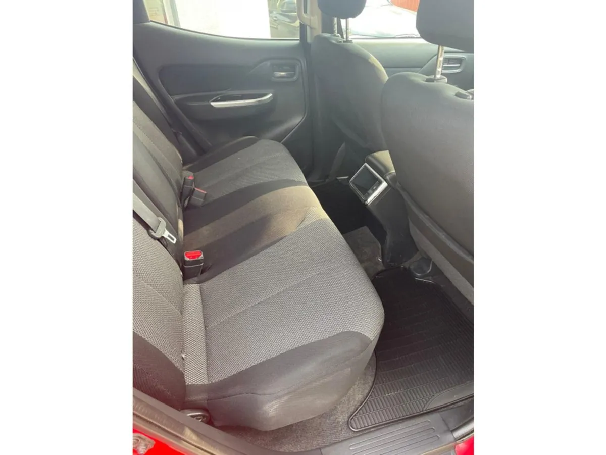 Mitsubishi L 200 Intense 6MT 4DR 2.5 DID CR 4work - Image 3