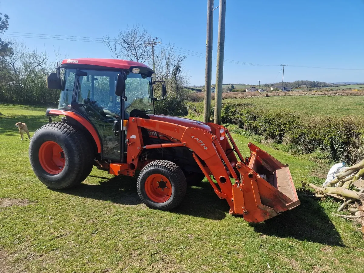Kubota L4240 4 in 1 compact tractor loader - Image 2