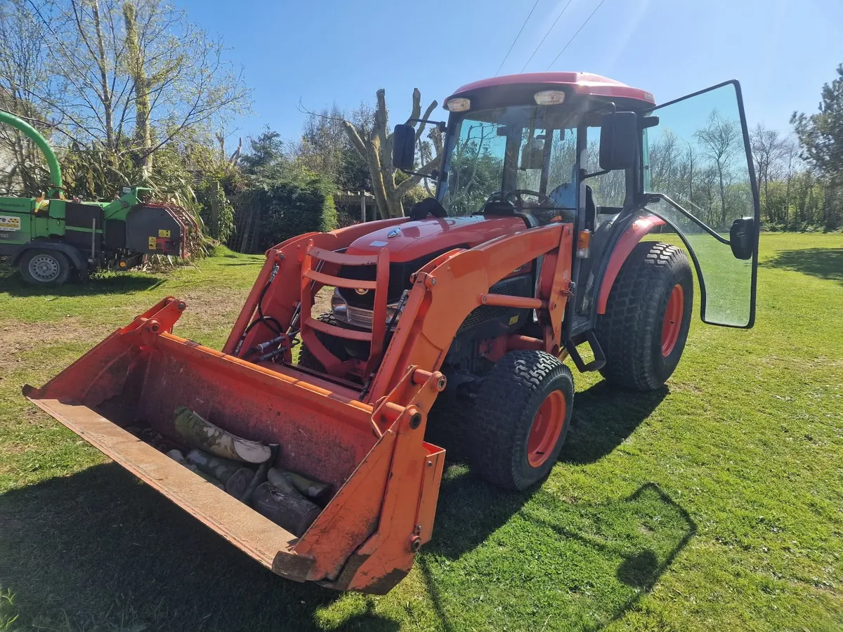 Kubota L4240 4 in 1 compact tractor loader - Image 3