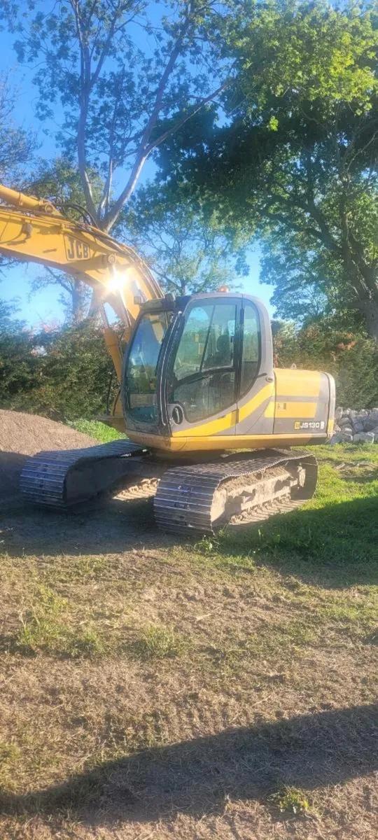 JCB JS130 / LOW LOADER - Image 1