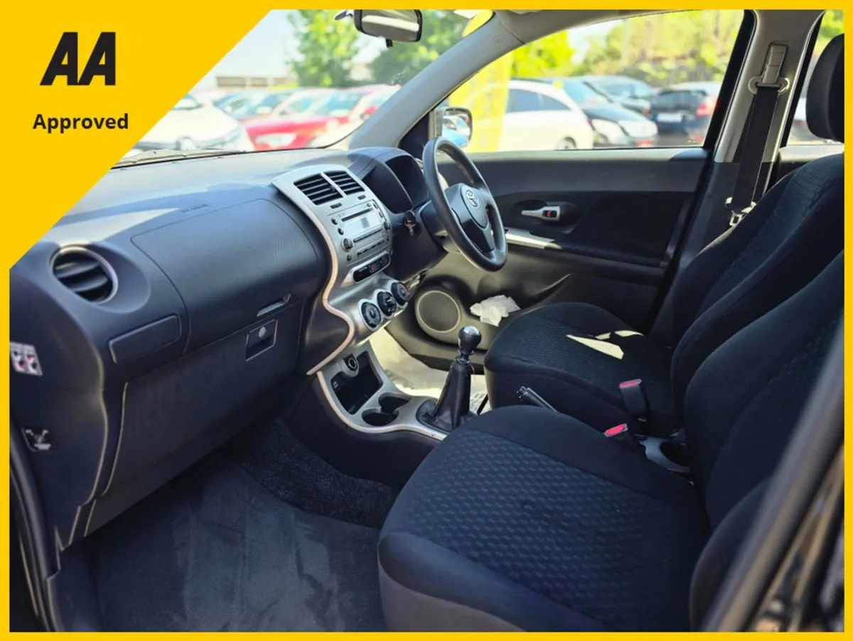 Toyota Urban Cruiser Other 1.33 Terra 4DR 5DR - Image 4