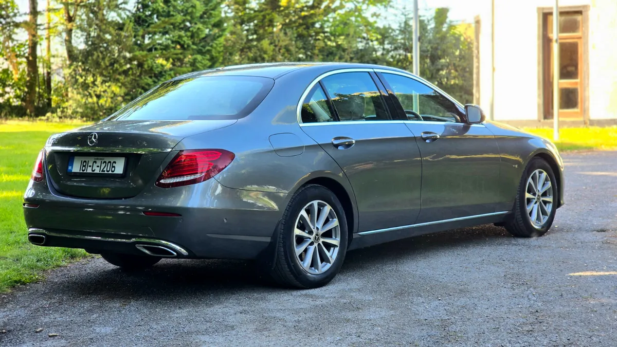 2018 MERCEDES E200d AVANTGARDE ONE OWNER - Image 4